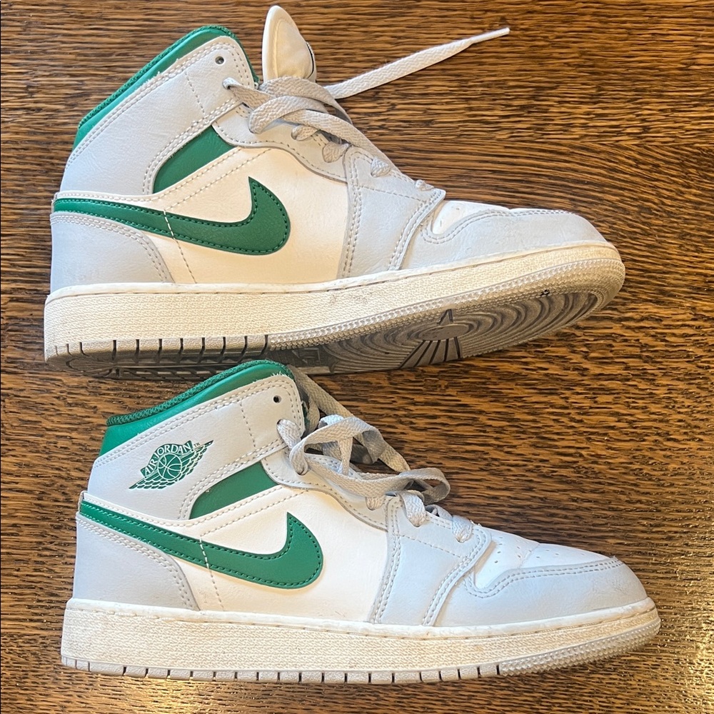 Nike Kids Jordan’s 5Y